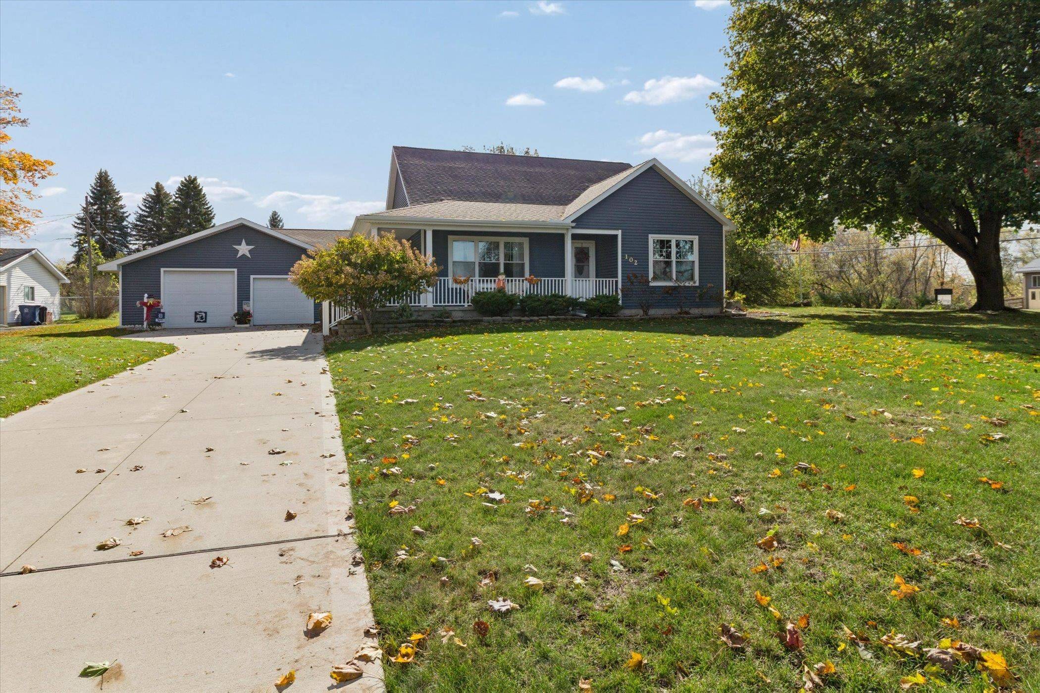 Saint Louis, MI 48880,102 E State ST