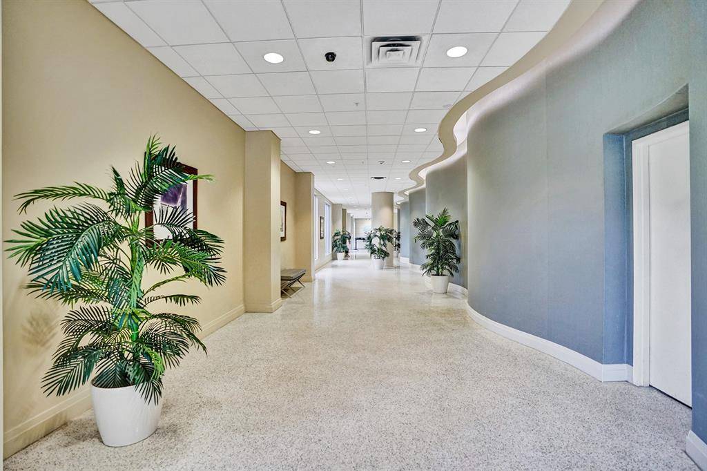 Hollywood, FL 33019,4001 S Ocean Dr #5K