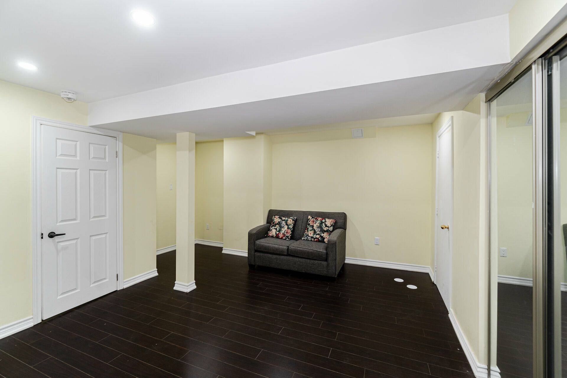 Brampton, ON L6Y 5K8,6 Nova Scotia RD W #Bsmt