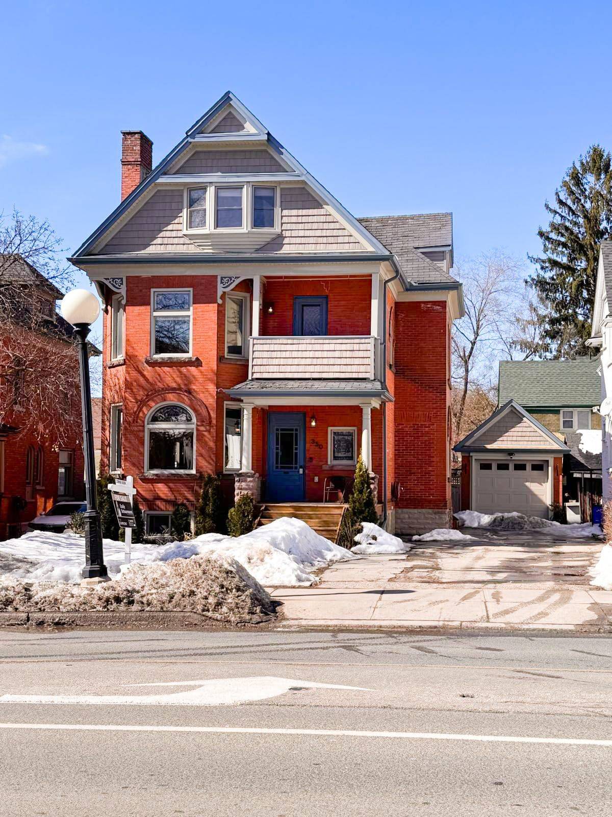 Kitchener, ON N2G 1W7,350 Queen ST S