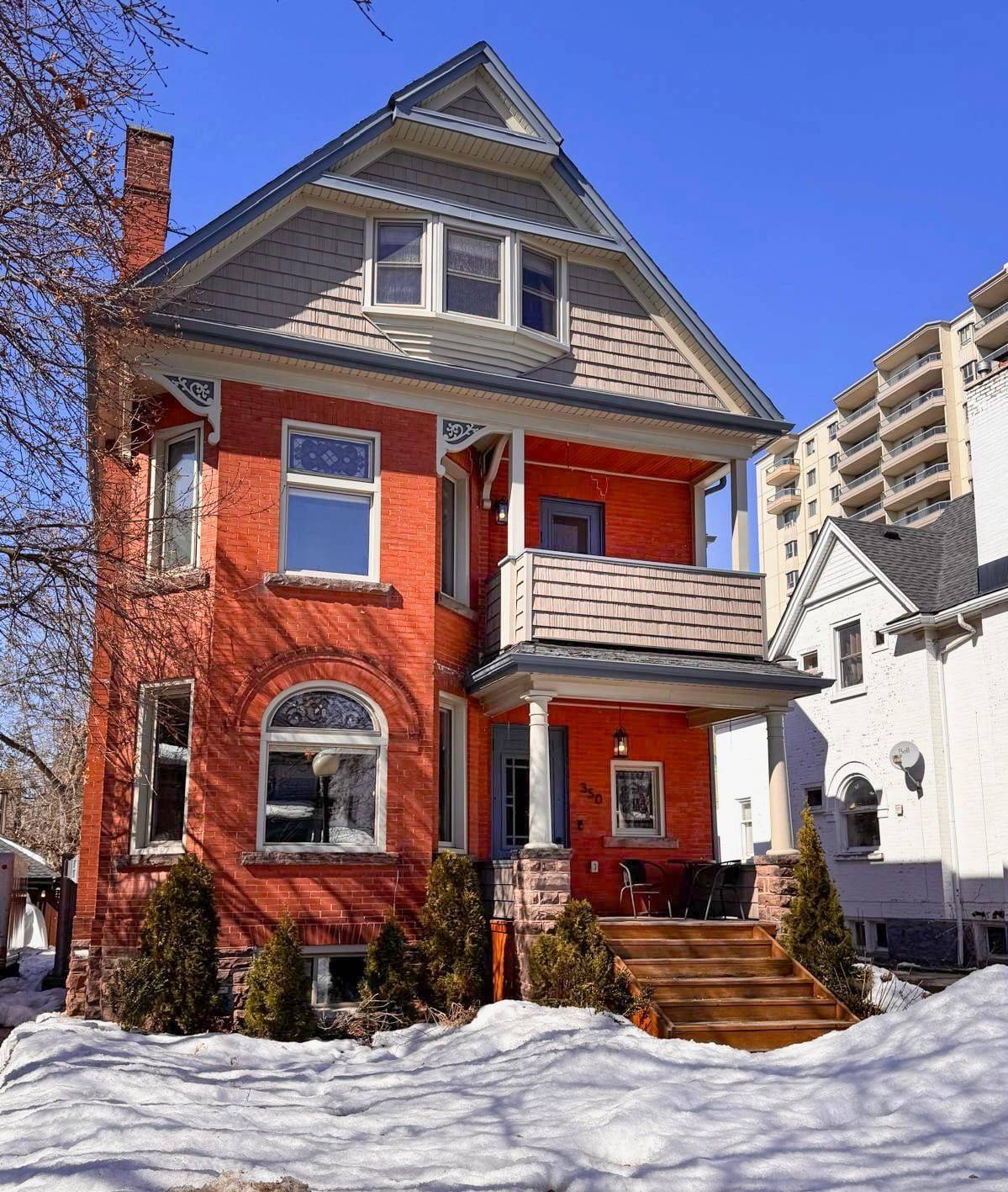 Kitchener, ON N2G 1W7,350 Queen ST S