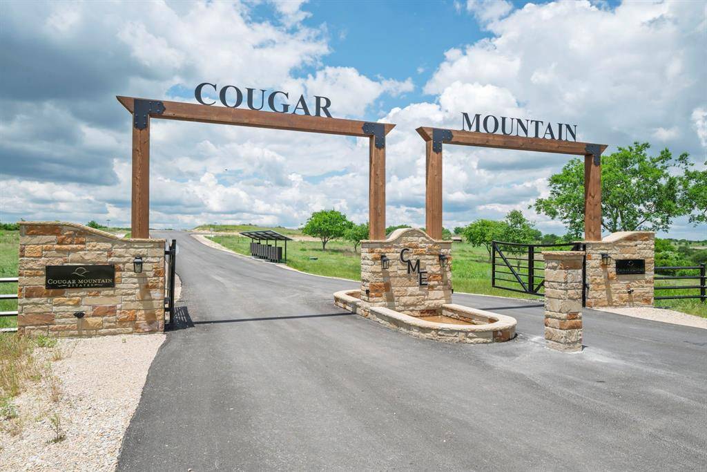 Granbury, TX 76049,2500 Tom Chaney