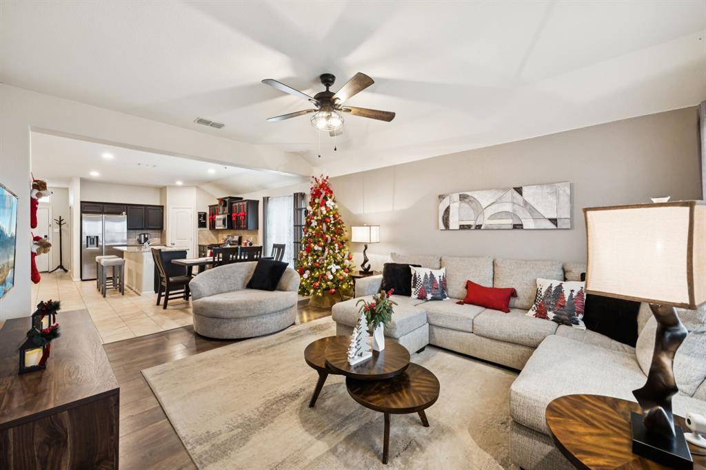 Fort Worth, TX 76179,6337 Pontoon Street