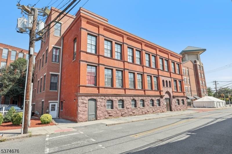 Paterson City, NJ 07501,18 Market Street #301