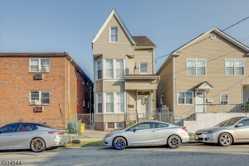 Paterson City, NJ 07503,92 Bloomfield Ave