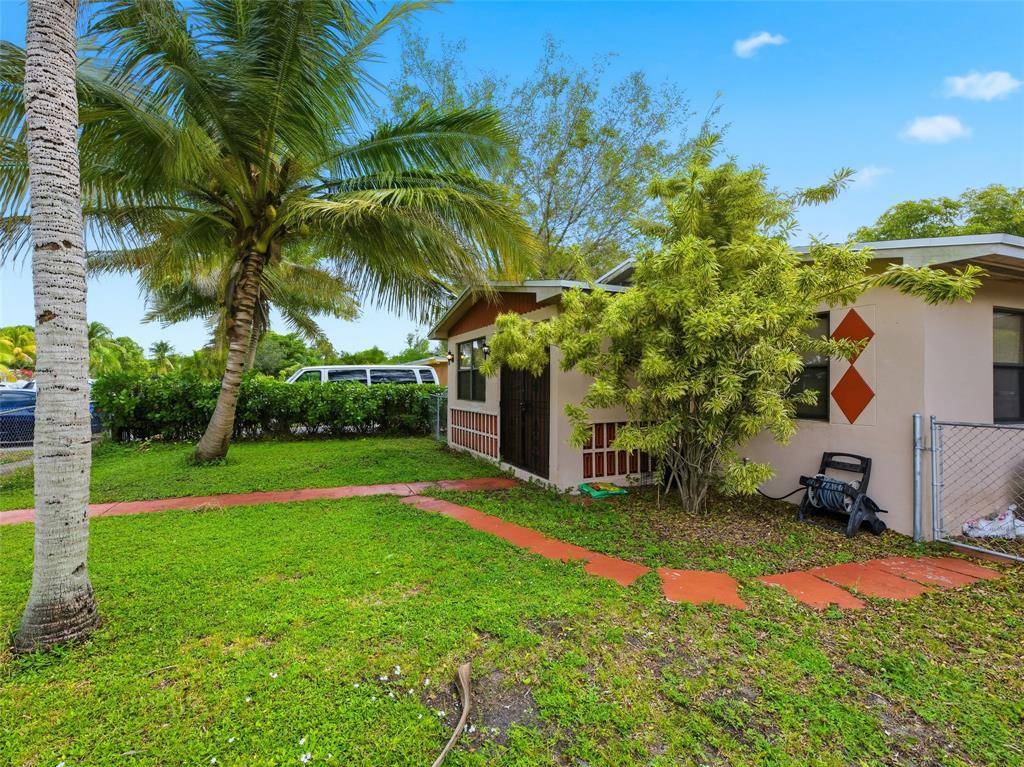 North Miami, FL 33168,1090 NW 123rd St