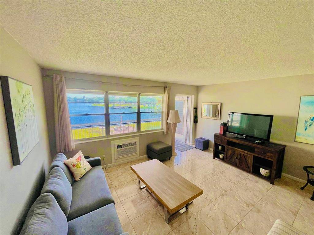 West Palm Beach, FL 33417,387 Chatham #387