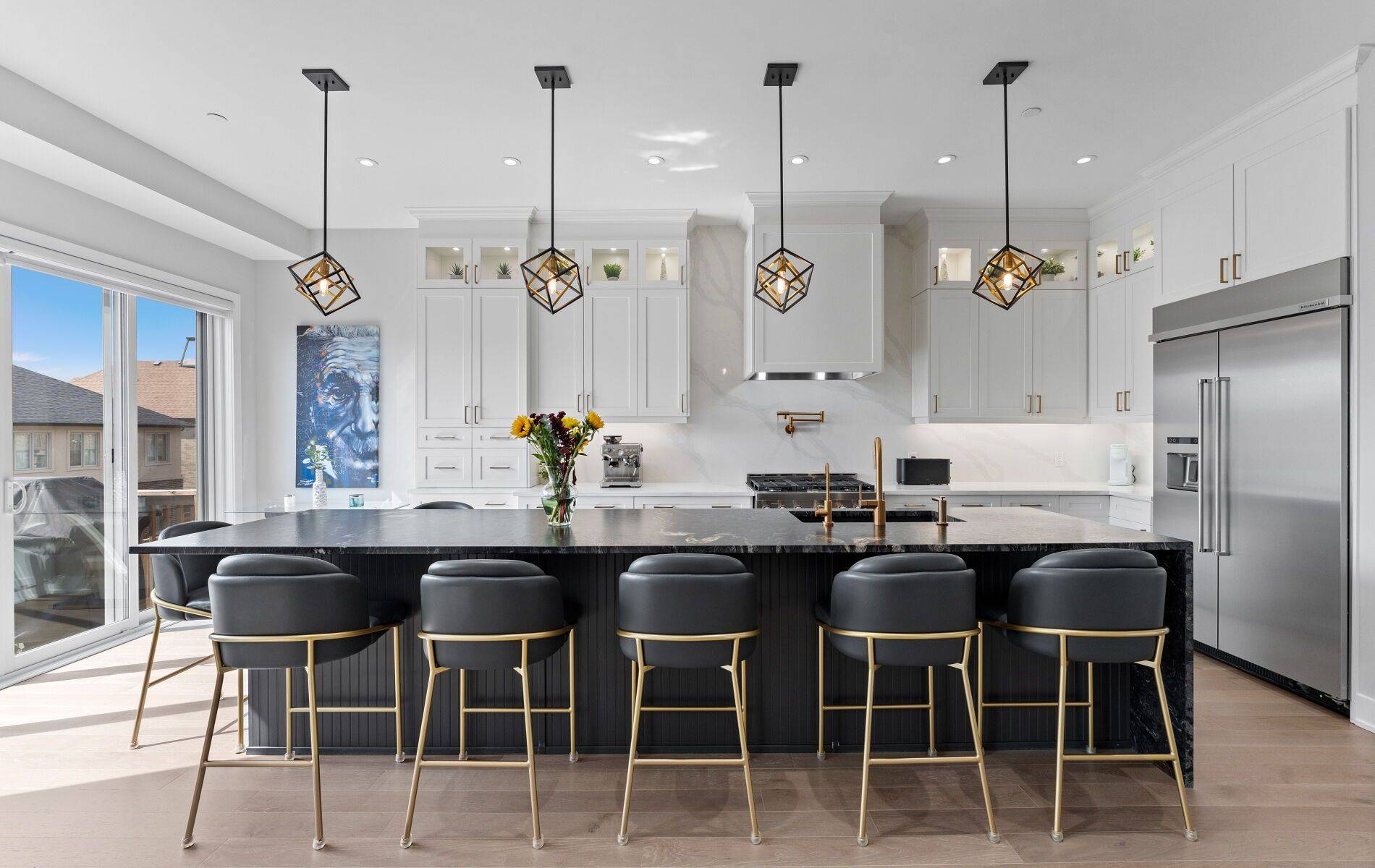 Aurora, ON L4G 3Y8,29 Sikura CIR