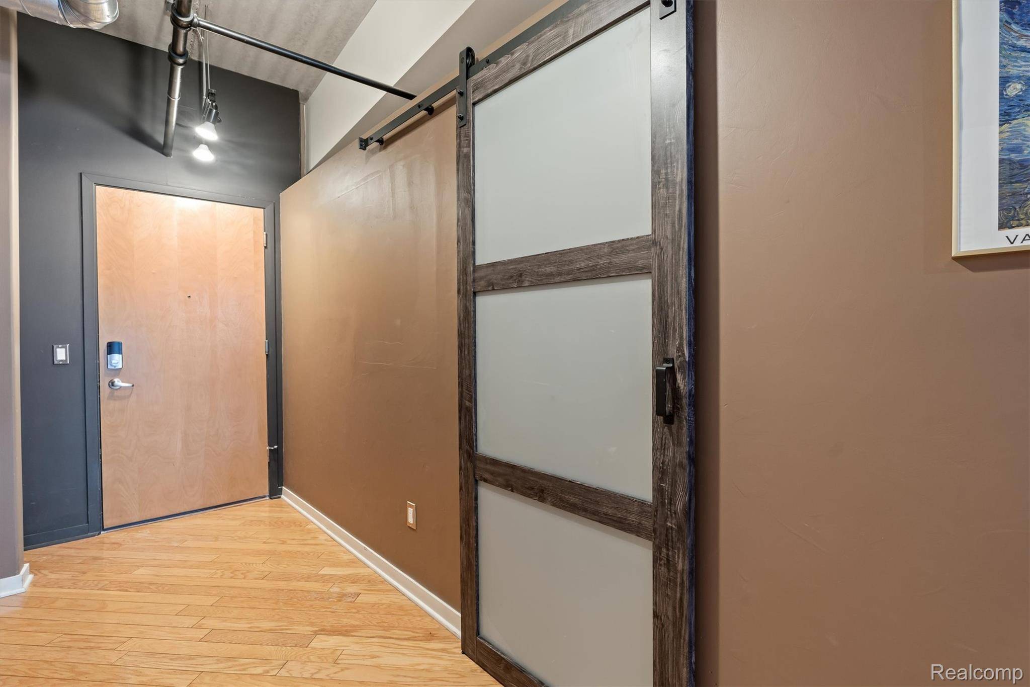 Royal Oak, MI 48067,101 Curry AVE #512