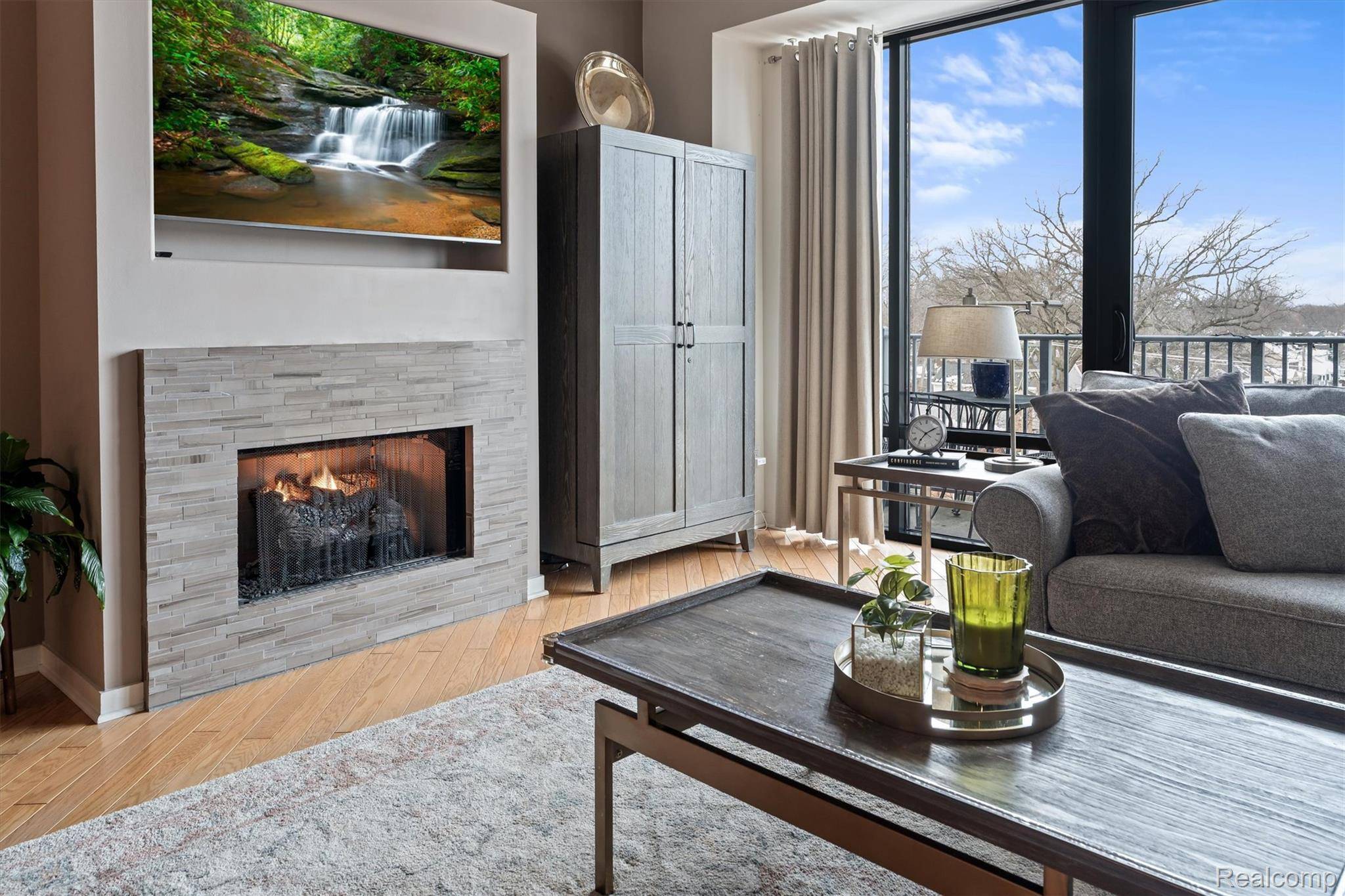 Royal Oak, MI 48067,101 Curry AVE #512