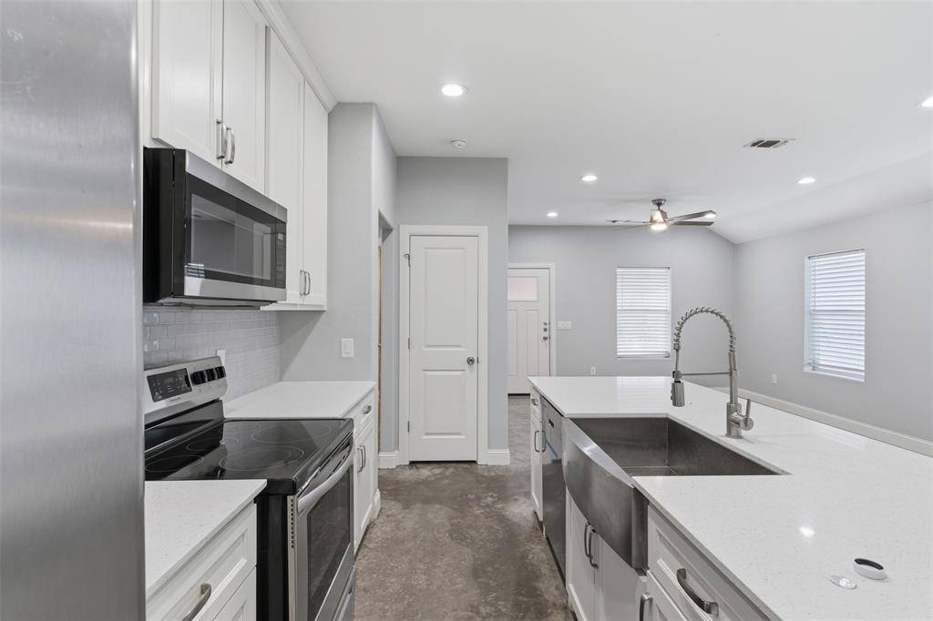 Denison, TX 75020,1004 S Armstrong Avenue