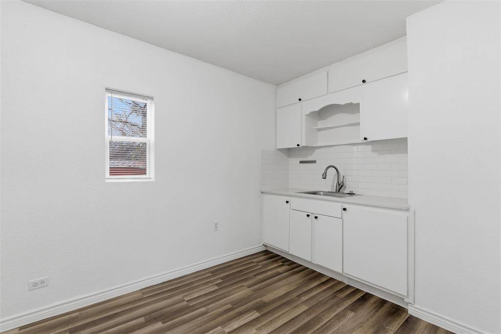 Denison, TX 75020,613 W Murray Street