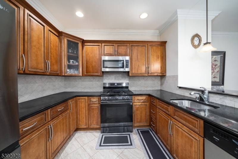 Newark City, NJ 07105,88 Saint Francis St #1B