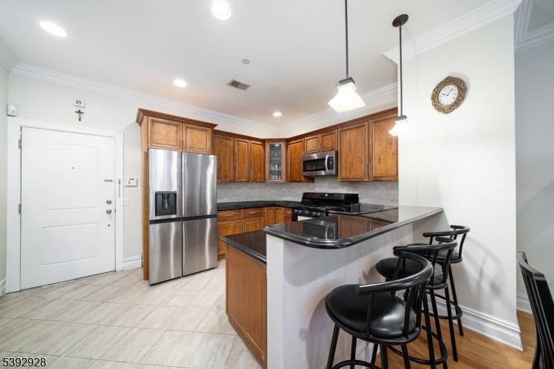 Newark City, NJ 07105,88 Saint Francis St #1B