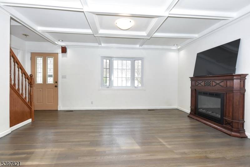 Ridgewood Village, NJ 07450,660 Arcadia Rd