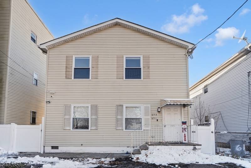 Newark City, NJ 07103,651-653 S 17Th St