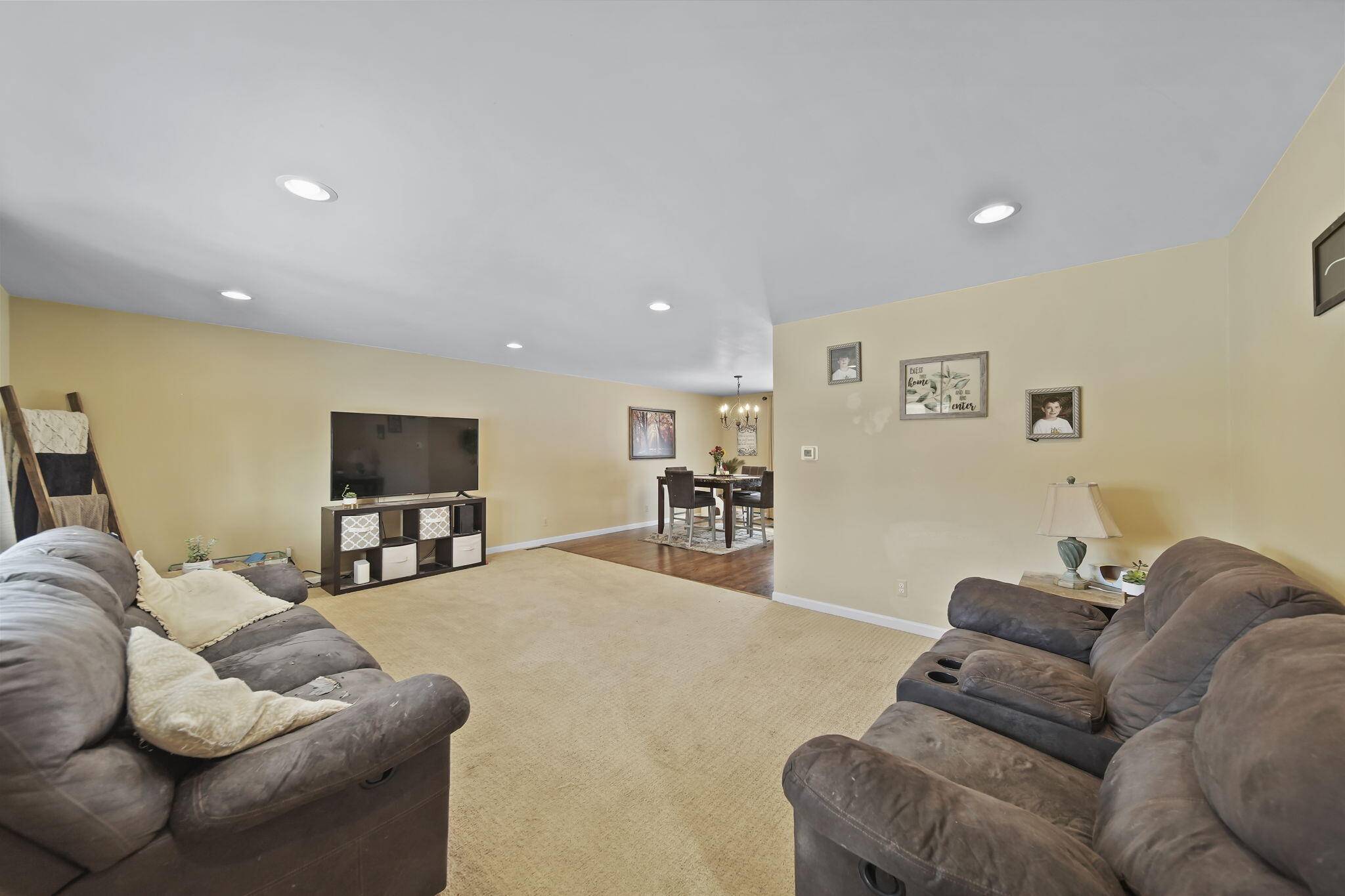 Adrian, MI 49221,520 Meadowbrook DR