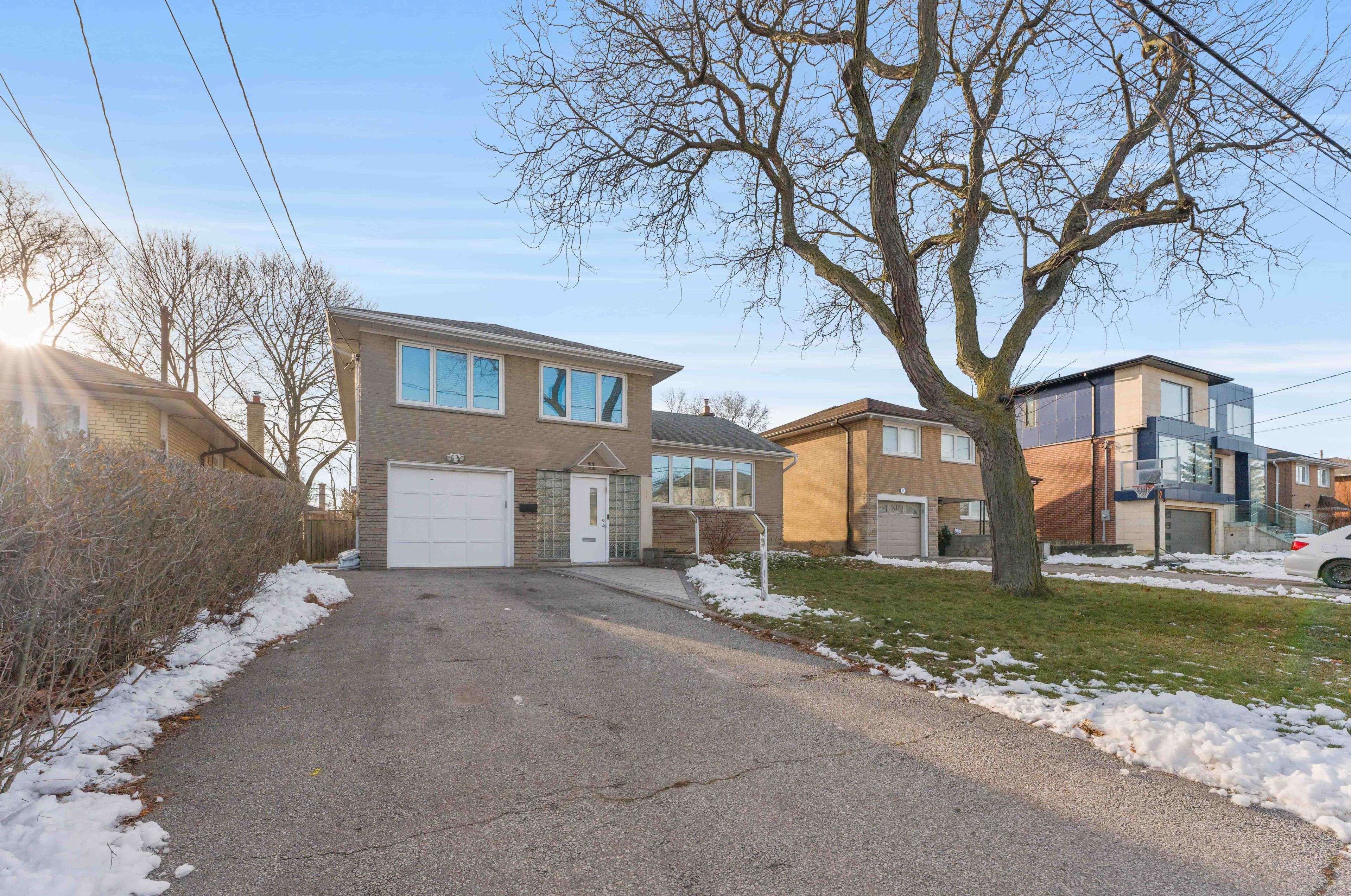 Toronto C06, ON M3H 4V2,11 Cavotti CRES