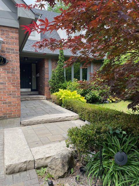 Toronto C12, ON M2L 2W1,22 Elkpath AVE