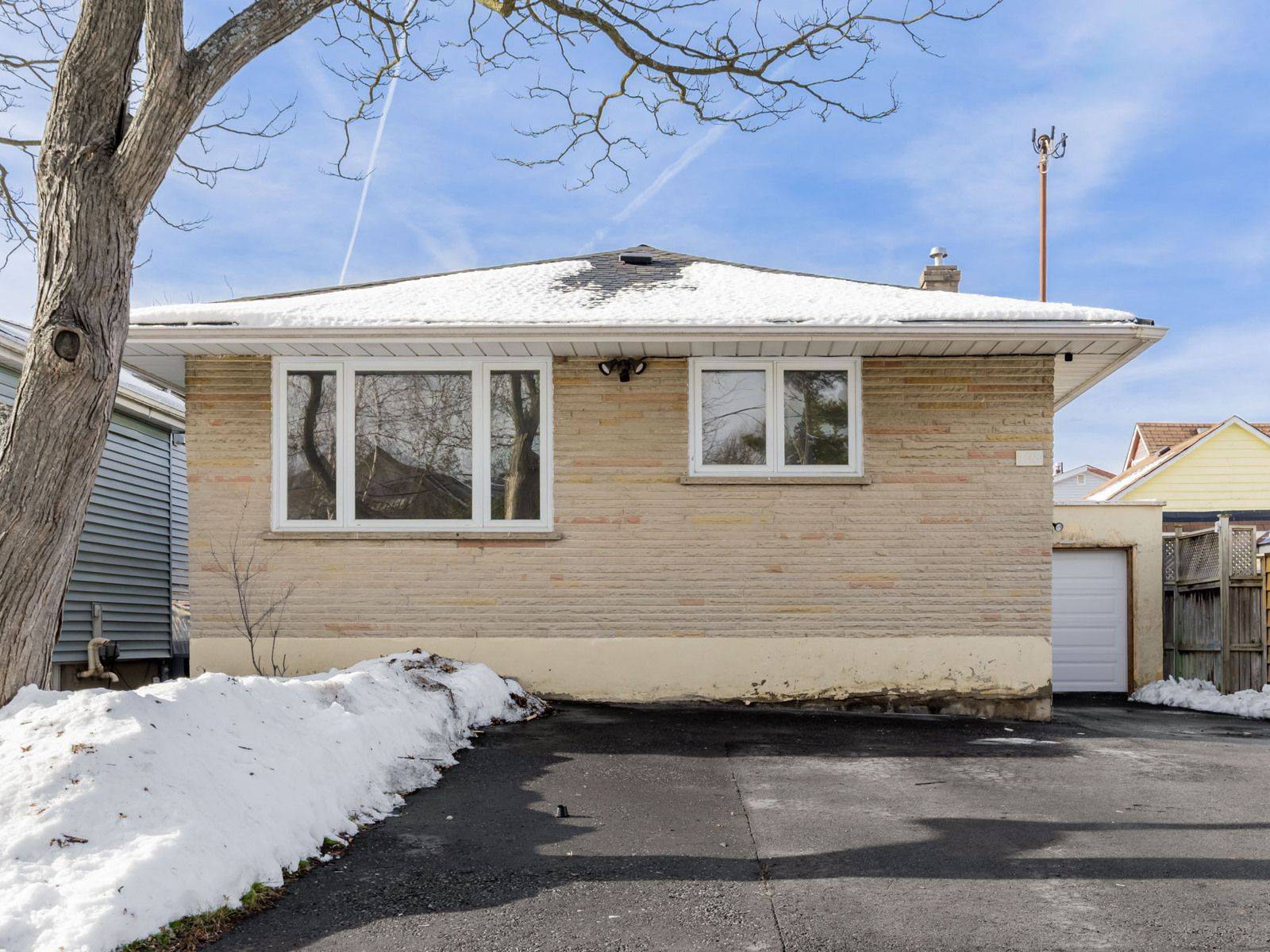 Oshawa, ON L1G 4R6,708 Carnegie AVE N #Lower