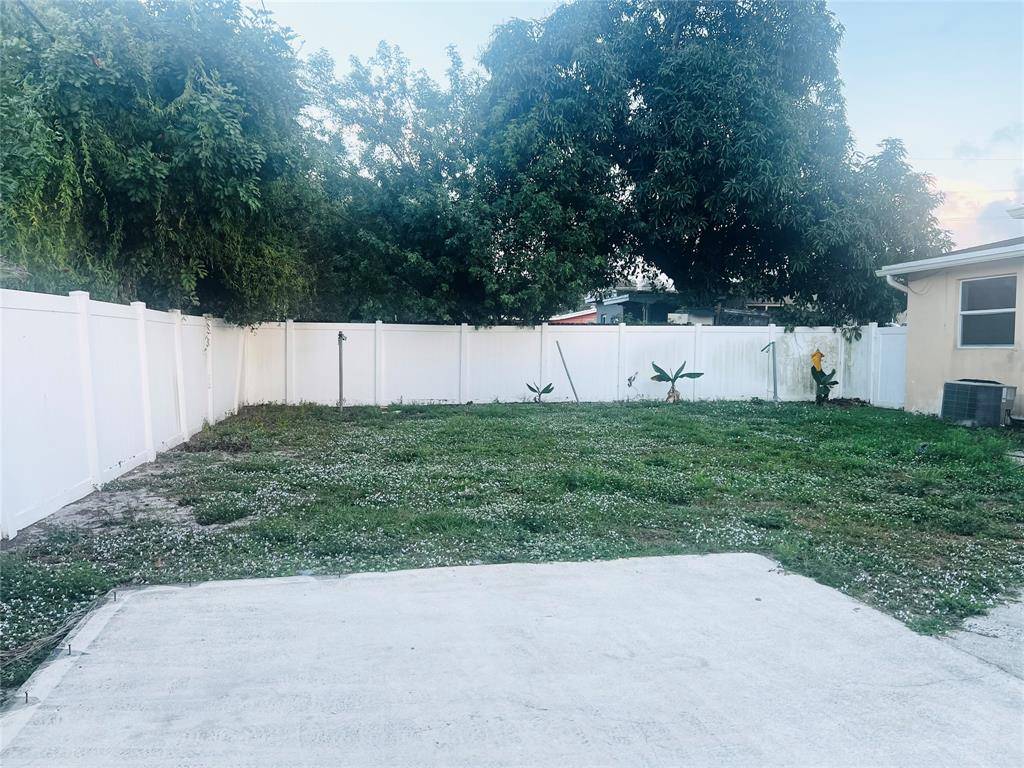 Hollywood, FL 33024,6409 Franklin St