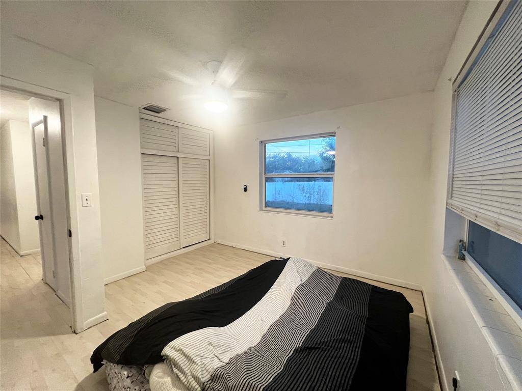 Hollywood, FL 33024,6409 Franklin St