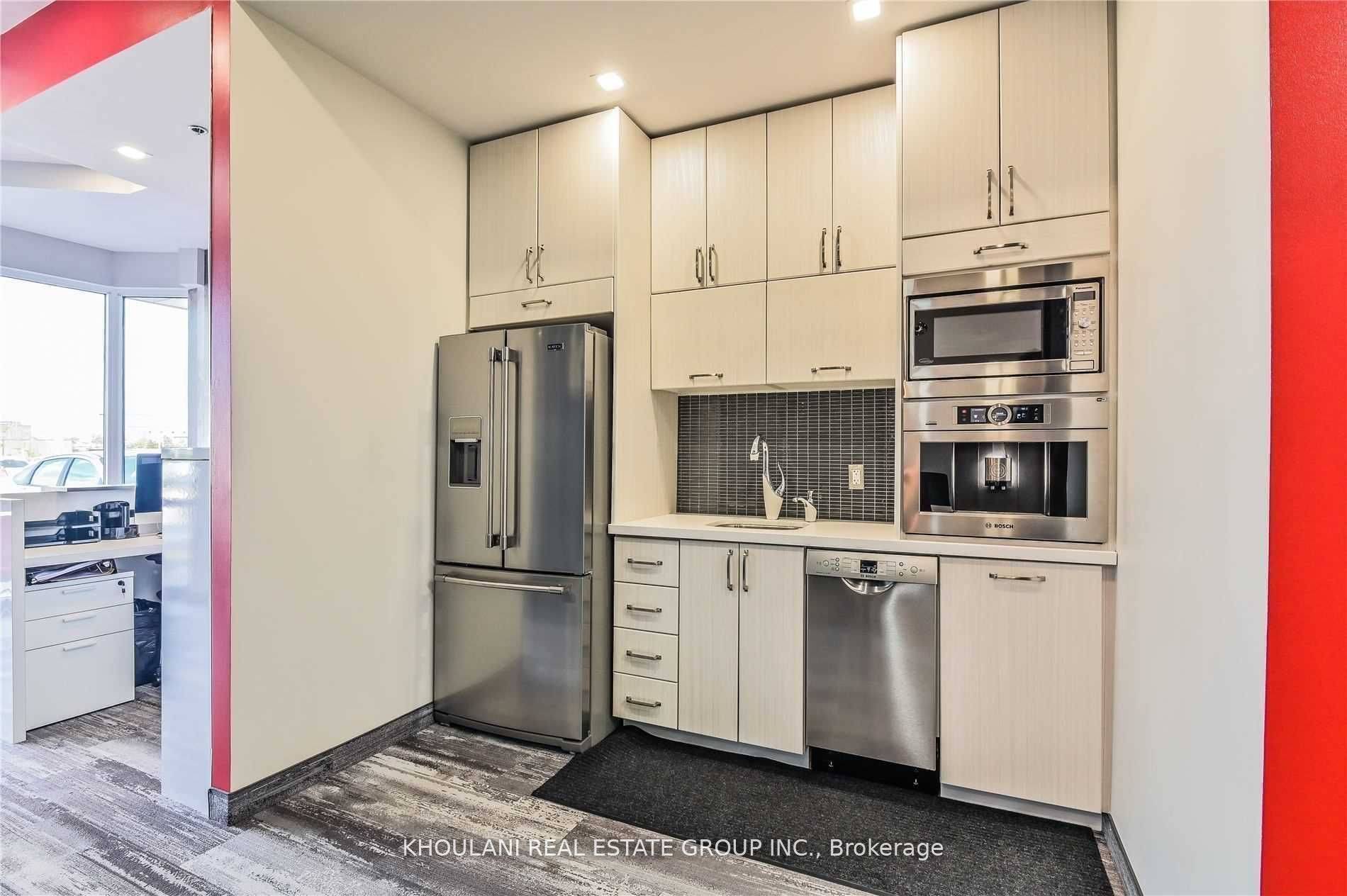 Mississauga, ON L5B 3X9,325 Central Pkwy W #35