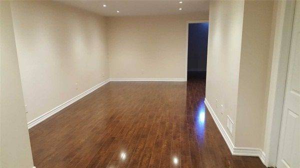 Mississauga, ON L5M 0L3,5193 Nestling GRV #/Lower