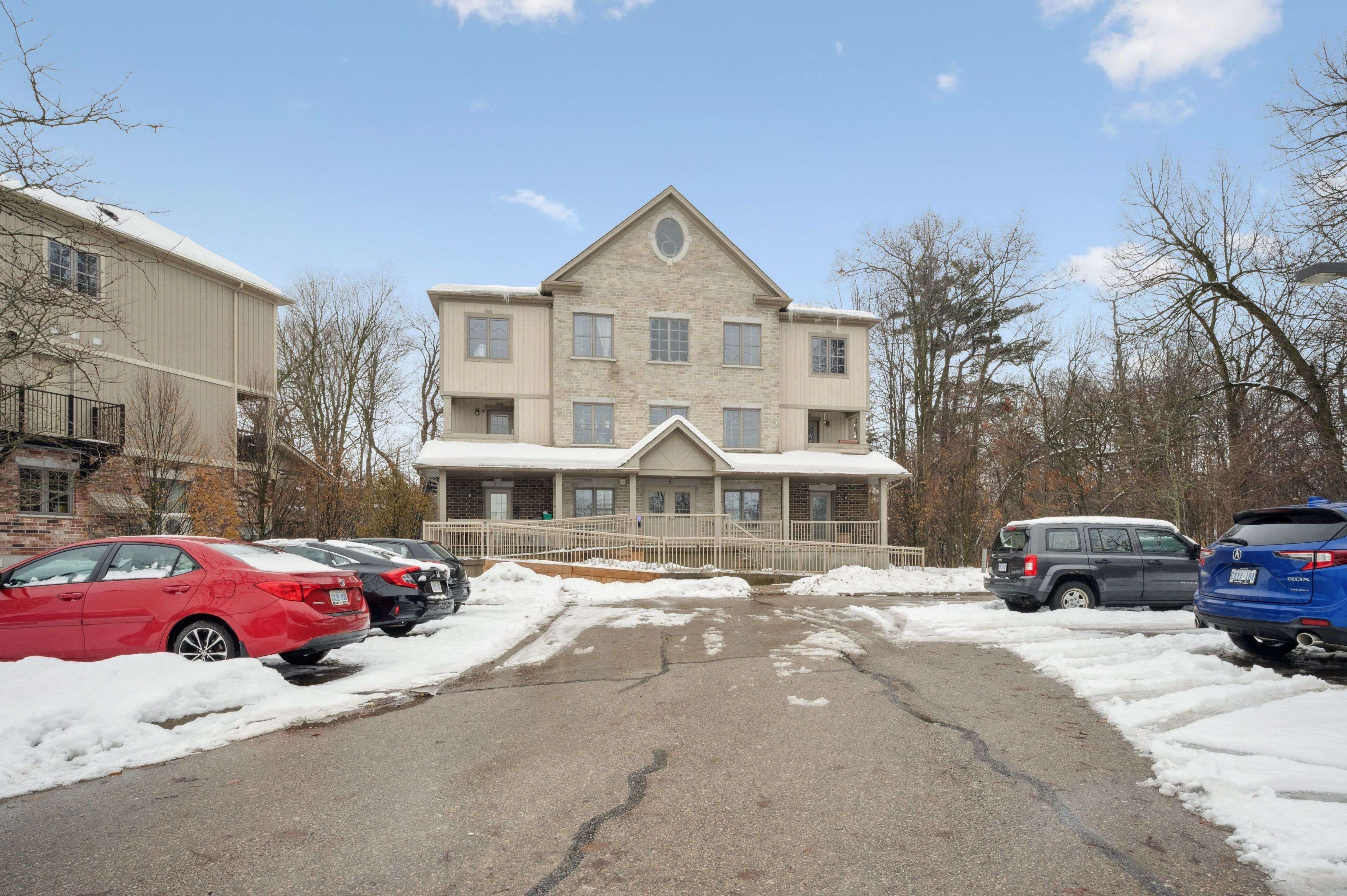 Kitchener, ON N2R 0C8,255 Maitland ST #5B