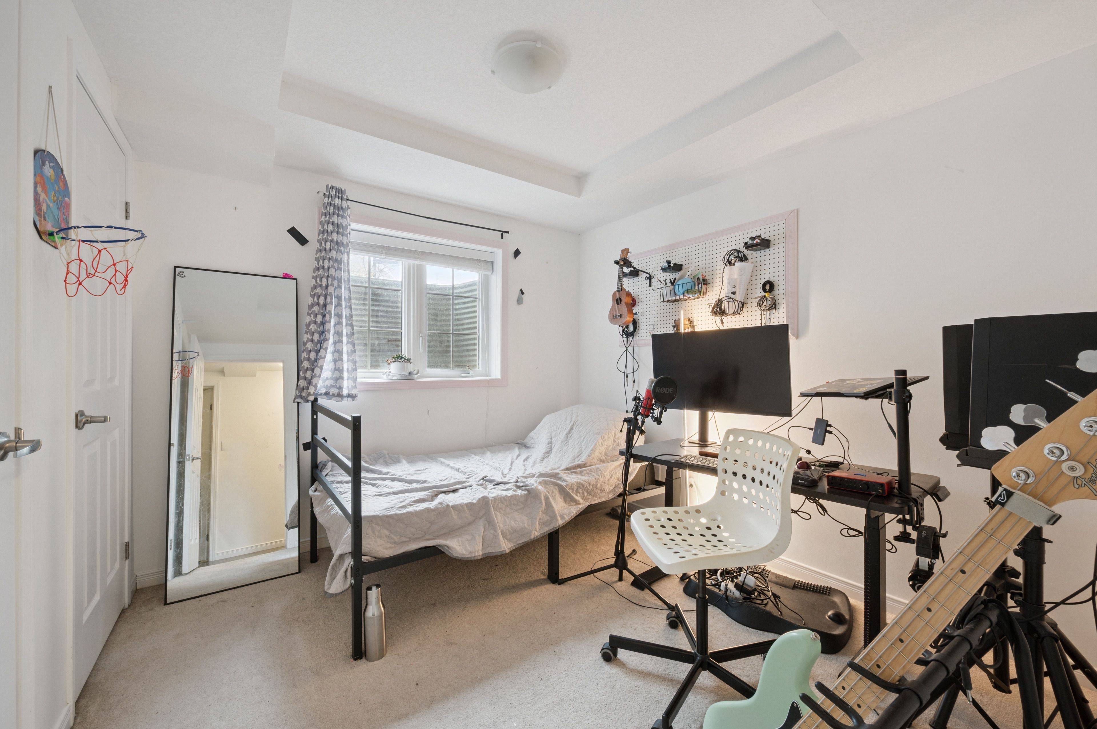 Kitchener, ON N2R 0C8,255 Maitland ST #5B