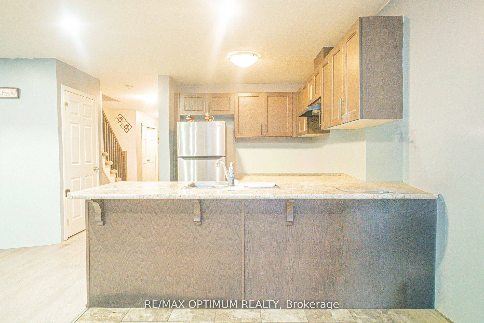 Cambridge, ON N1S 0B6,135 Hardcastle DR #57