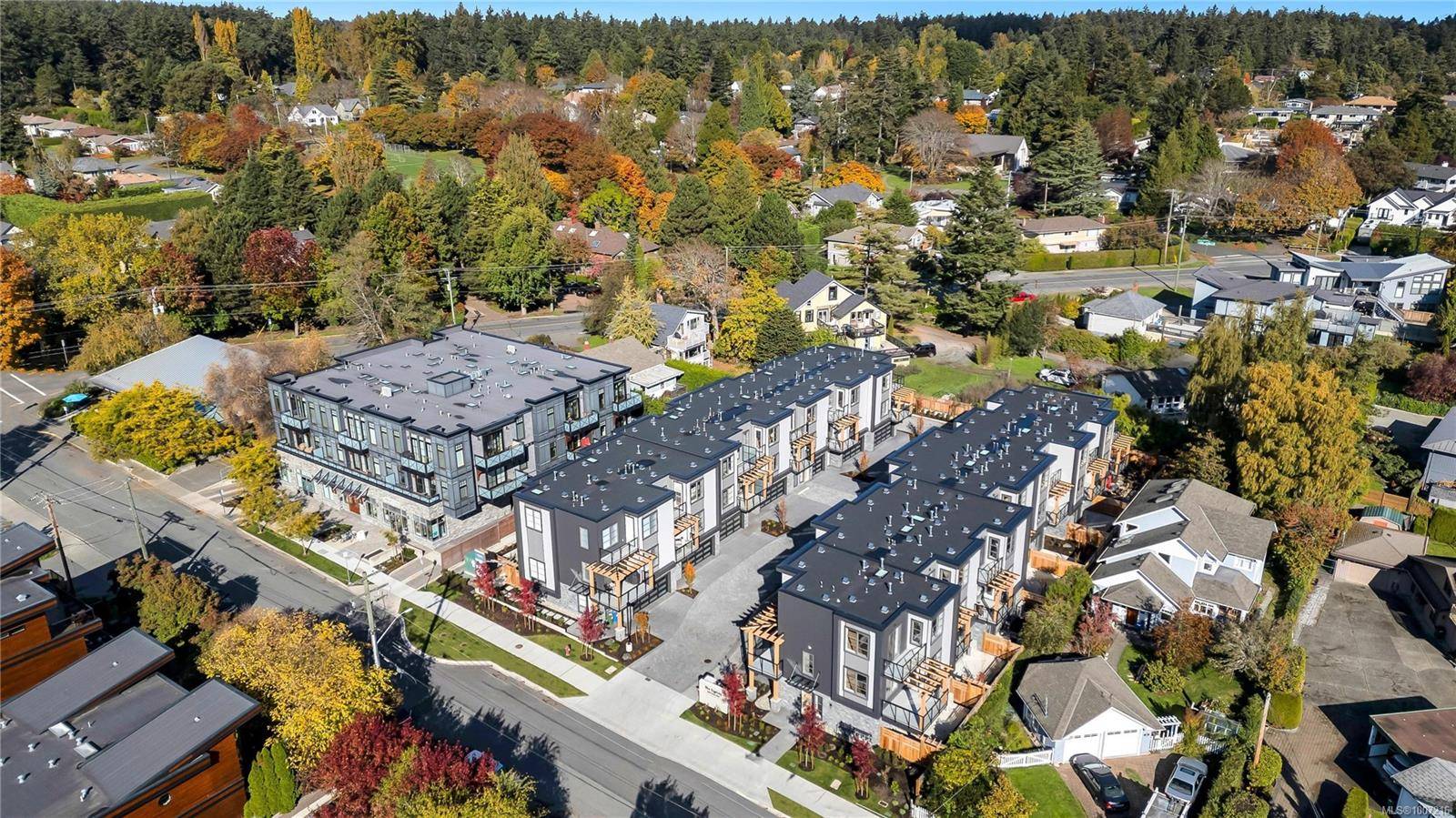 Saanich, BC V8N 1G3,2590 Penrhyn St #13