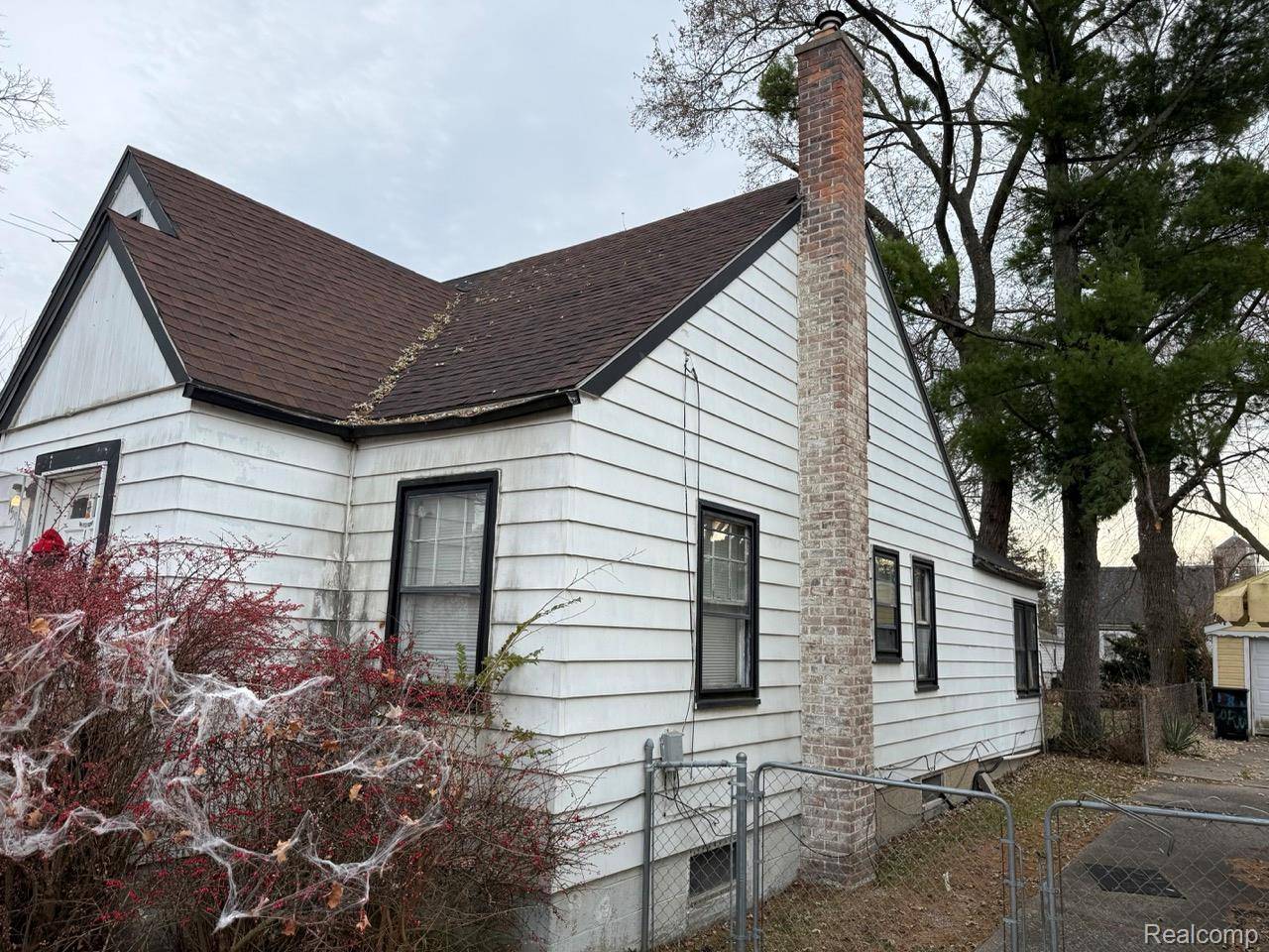 Detroit, MI 48205,15900 Coram ST