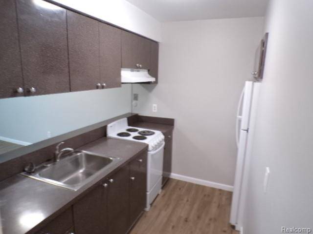 Waterford, MI 48327,1490 Nancywood DR #11