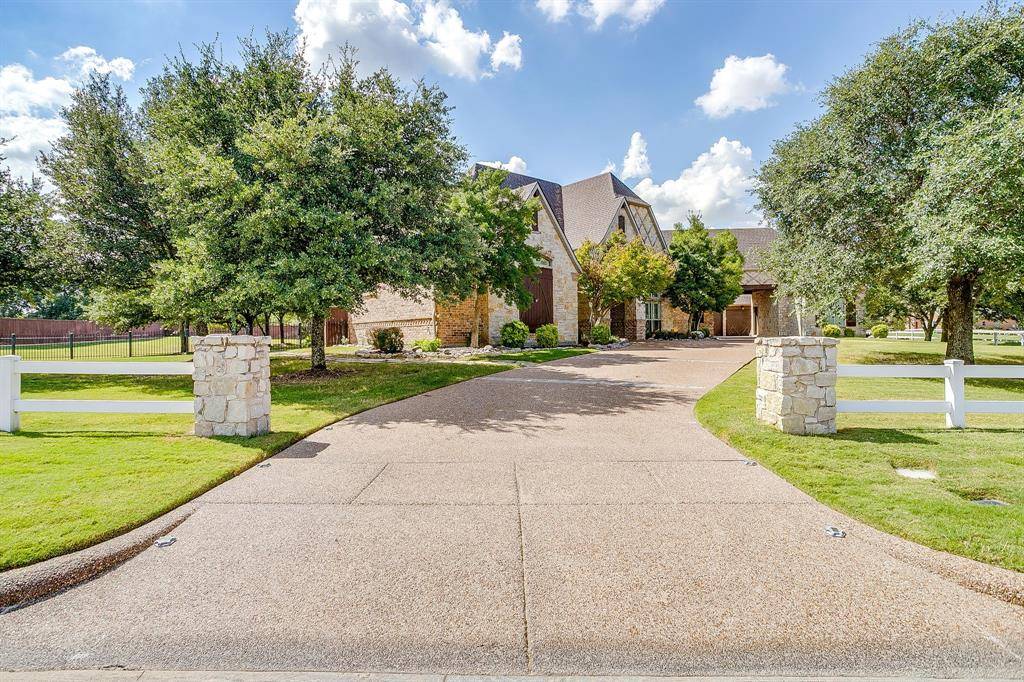 Burleson, TX 76028,155 Country Vista Circle