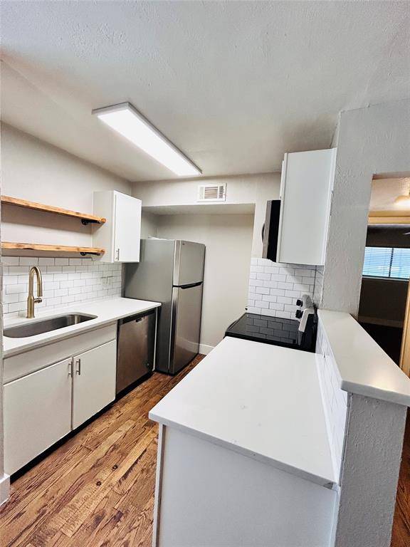 Dallas, TX 75224,2211 S Vernon Avenue #207