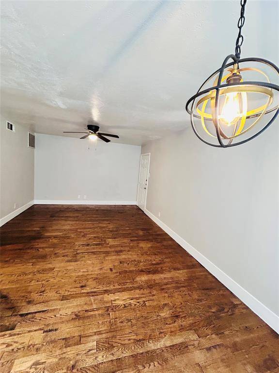 Dallas, TX 75224,2211 S Vernon Avenue #207