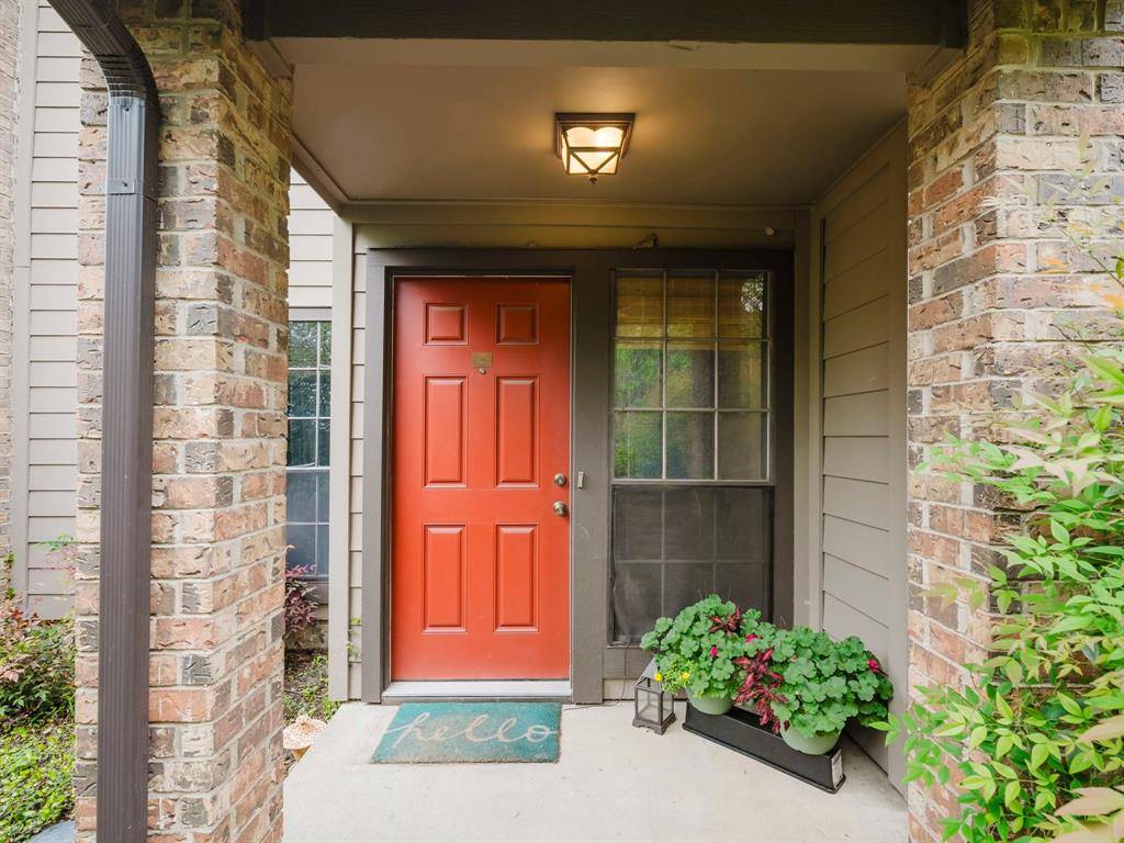 Dallas, TX 75231,9910 Royal Lane #101