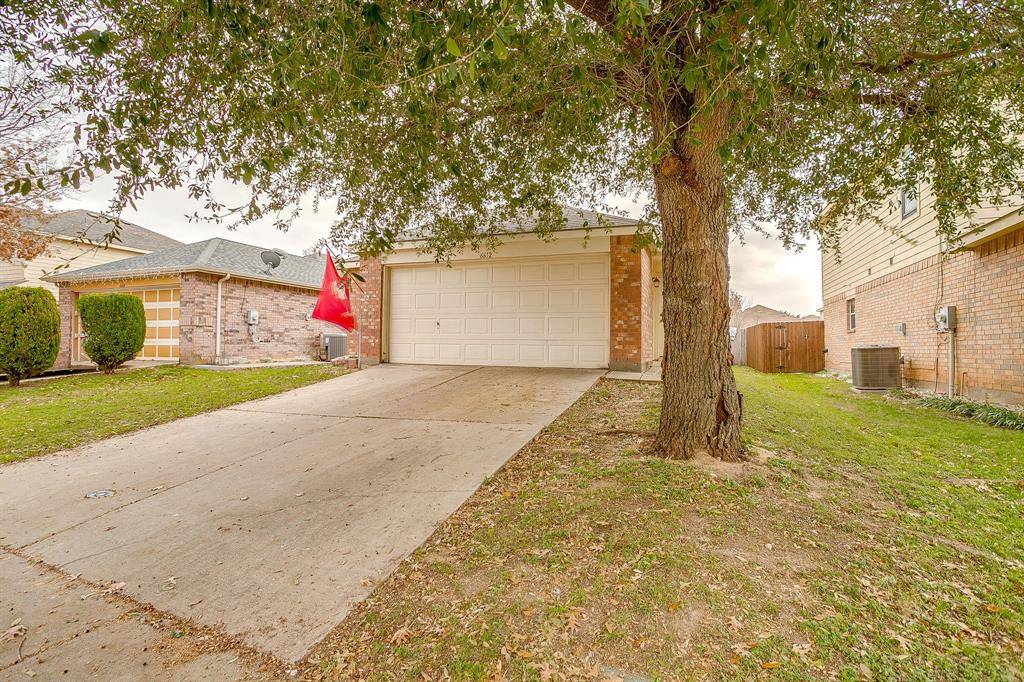 Fort Worth, TX 76179,6612 Meadow Way Lane