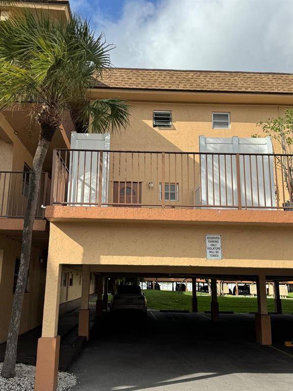 Lauderhill, FL 33313,4121 NW 26th Street #T20