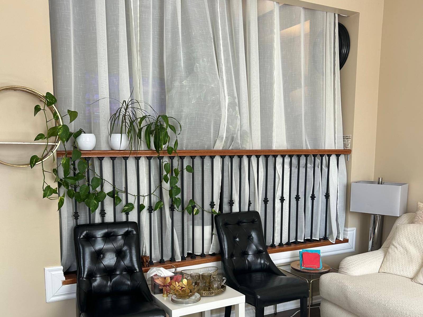 Aurora, ON L4G 3M3,82 Henderson DR #94