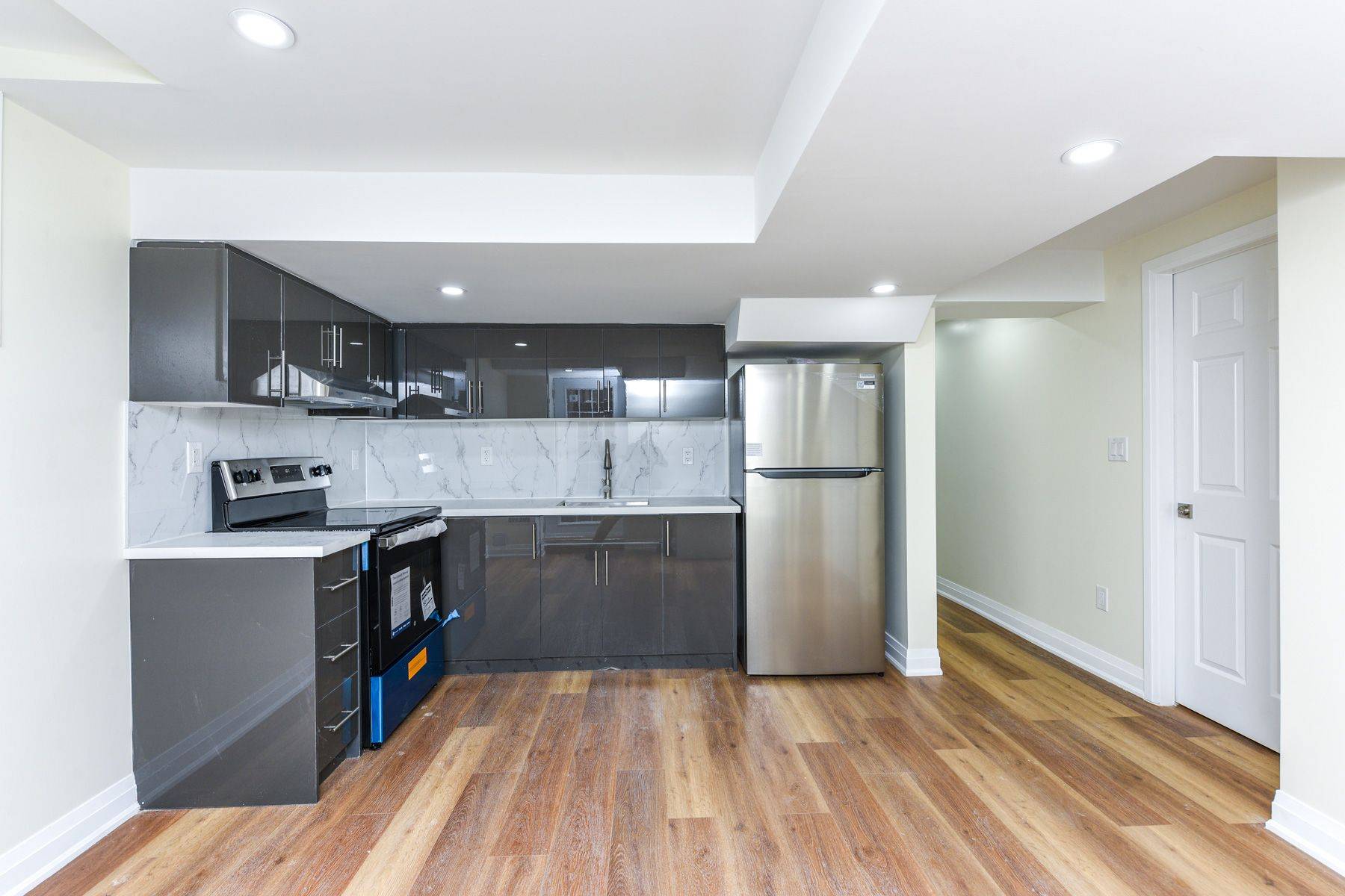 Mississauga, ON L5M 7A5,5744 Philip DR #Basement