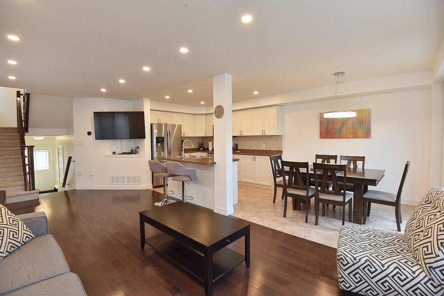 Hamilton, ON L0R 1P0,102 Celestial CRES