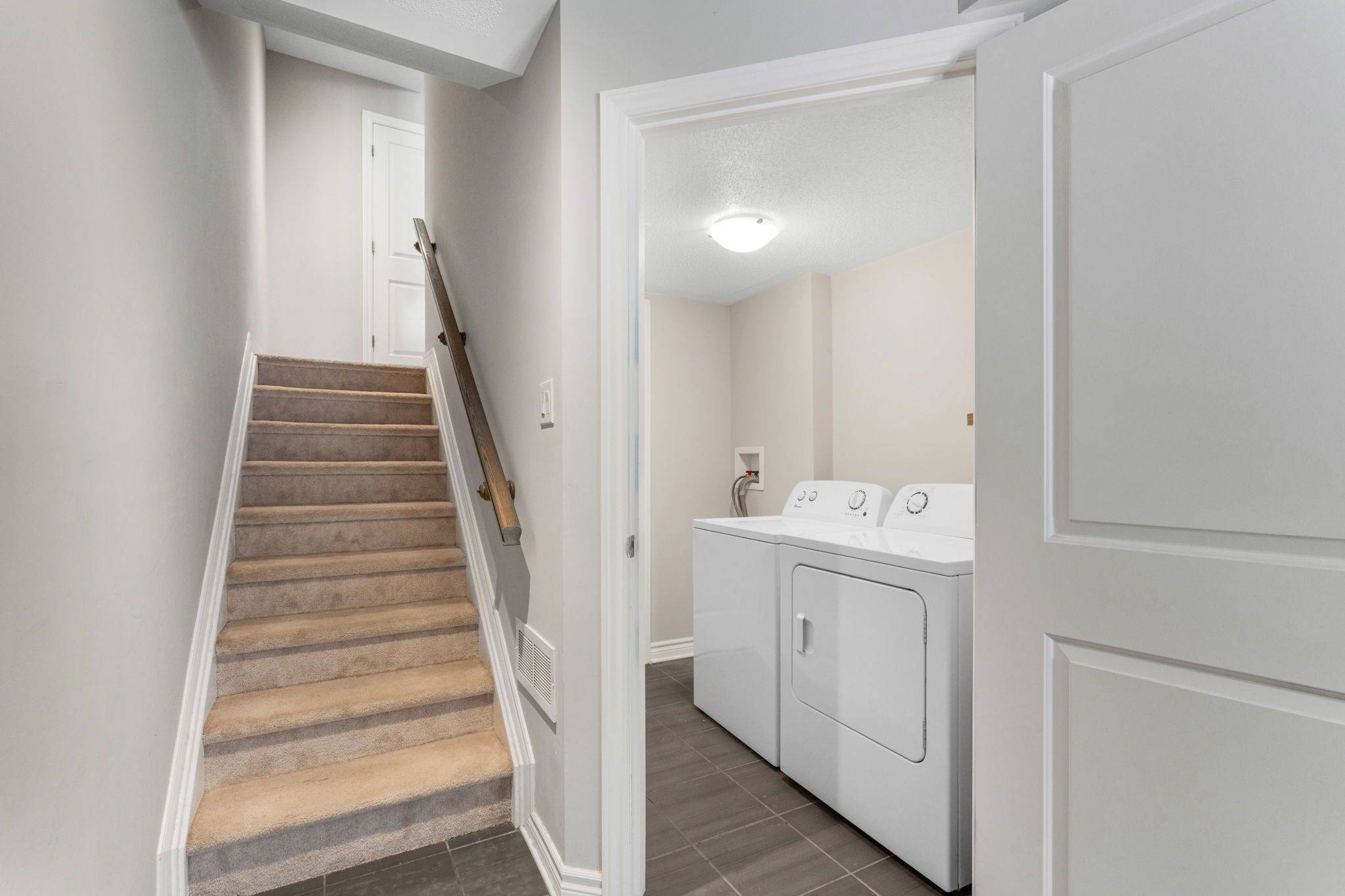 Kanata, ON K2T 0K9,64 Fallengale CRES