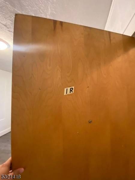 Elizabeth City, NJ 07208,1031 Kilsyth Rd #1R