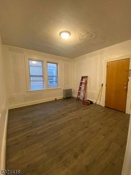 Elizabeth City, NJ 07208,1031 Kilsyth Rd #1R