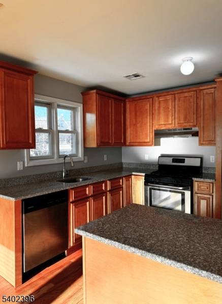 Linden City, NJ 07036,104 Luttgen Pl #4