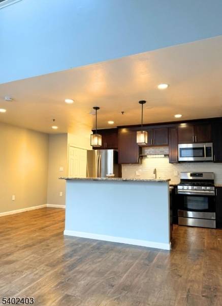 Rahway City, NJ 07065,41 E Cherry St #33