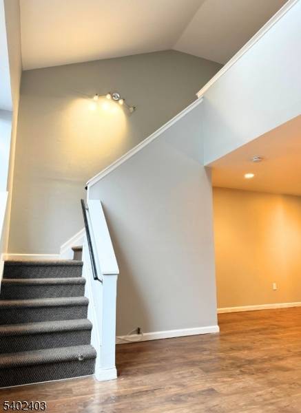 Rahway City, NJ 07065,41 E Cherry St #33