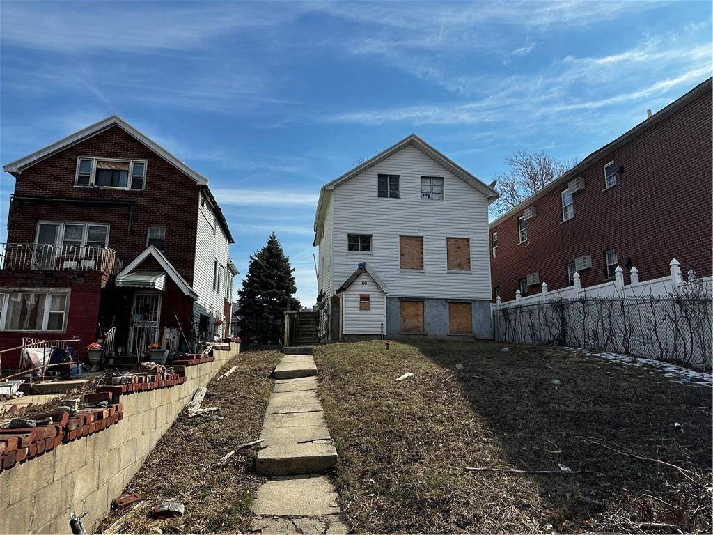 Brooklyn, NY 11208,90 Jackie Robinson Pkwy